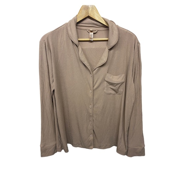 SKIMS pajama tan  button down top size large - Picture 1 of 7
